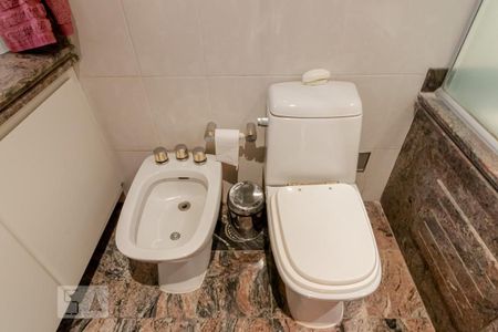 Apartamento à venda com 500m², 5 quartos e 5 vagasBanheiro da Suite 4