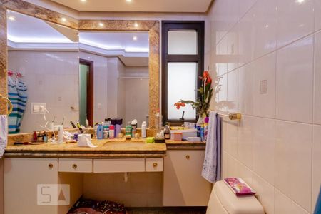 Apartamento à venda com 500m², 5 quartos e 5 vagasBanheiro da Suite 2