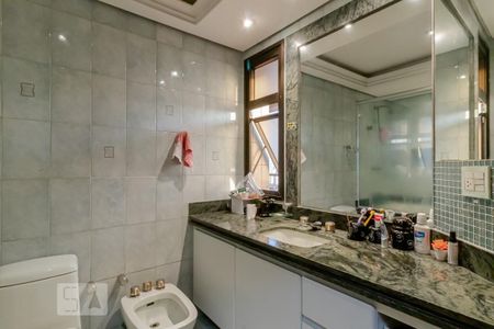 Apartamento à venda com 500m², 5 quartos e 5 vagasBanheiro da Suite 1