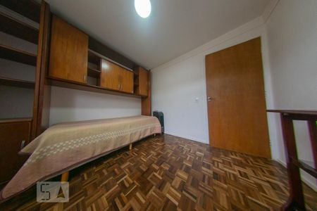 Quarto 2 de apartamento para alugar com 2 quartos, 47m² em Uberaba, Curitiba