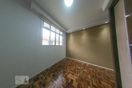 Quarto 1 de apartamento para alugar com 2 quartos, 47m² em Uberaba, Curitiba