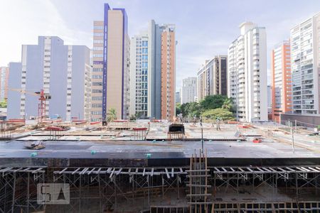 Vista Sala de apartamento para alugar com 3 quartos, 119m² em Indianópolis, São Paulo