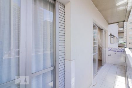 Varanda Sala de apartamento para alugar com 3 quartos, 119m² em Indianópolis, São Paulo