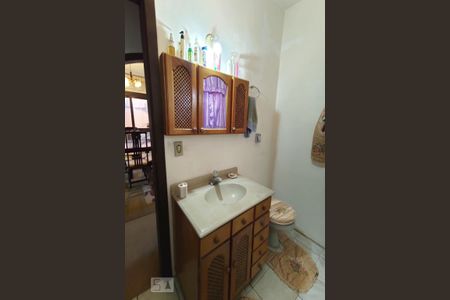 Casa à venda com 450m², 5 quartos e 2 vagas Casa à venda com 450m², 5 quartos e 2 vagasBanheiro