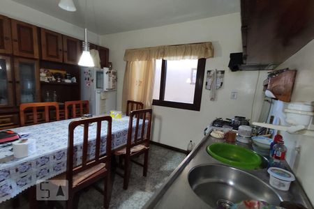 Casa à venda com 450m², 5 quartos e 2 vagas Casa à venda com 450m², 5 quartos e 2 vagasCozinha