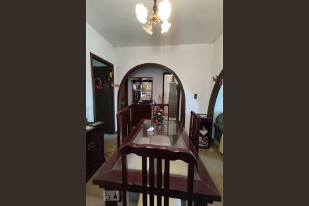 Casa à venda com 450m², 5 quartos e 2 vagas Casa à venda com 450m², 5 quartos e 2 vagasSala de Jantar