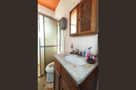 Casa à venda com 450m², 5 quartos e 2 vagas Casa à venda com 450m², 5 quartos e 2 vagasBanheiro 2