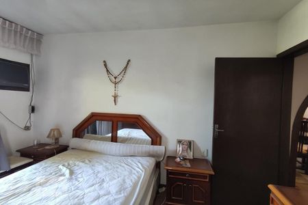 Casa à venda com 450m², 5 quartos e 2 vagas Casa à venda com 450m², 5 quartos e 2 vagasQuarto 1