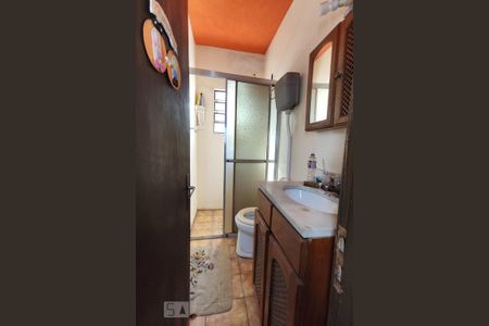 Casa à venda com 450m², 5 quartos e 2 vagas Casa à venda com 450m², 5 quartos e 2 vagasBanheiro 2