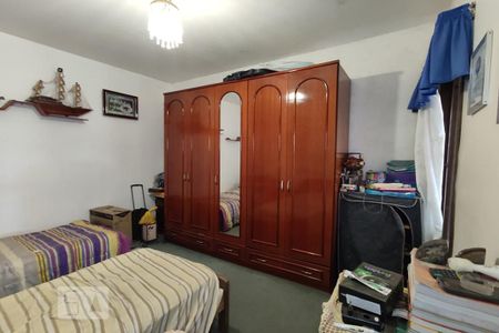 Casa à venda com 450m², 5 quartos e 2 vagas Casa à venda com 450m², 5 quartos e 2 vagasQuarto 2