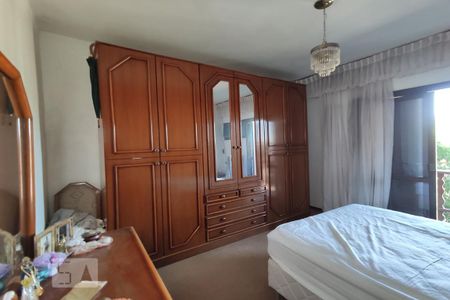 Casa à venda com 450m², 5 quartos e 2 vagas Casa à venda com 450m², 5 quartos e 2 vagasQuarto 1