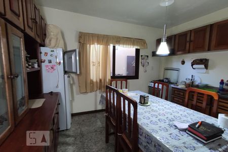Casa à venda com 450m², 5 quartos e 2 vagas Casa à venda com 450m², 5 quartos e 2 vagasCozinha