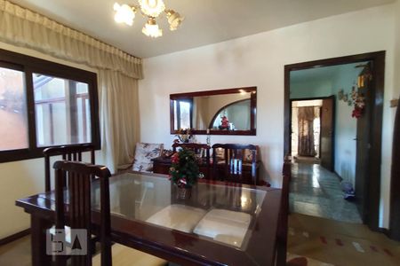 Casa à venda com 450m², 5 quartos e 2 vagas Casa à venda com 450m², 5 quartos e 2 vagasSala de Jantar