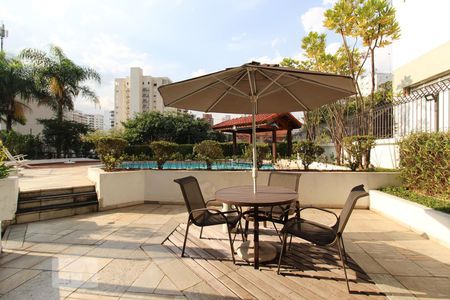 Apartamento à venda com 110m², 2 quartos e 2 vagasÁrea comum - Piscina