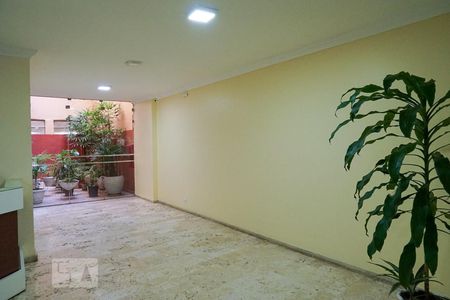 Apartamento à venda com 250m², 3 quartos e 1 vaga Apartamento à venda com 250m², 3 quartos e 1 vagaHall