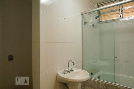 Apartamento à venda com 250m², 3 quartos e 1 vaga Apartamento à venda com 250m², 3 quartos e 1 vagaBanheiro 2