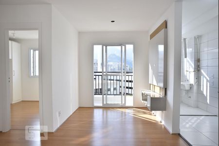 Sala de apartamento para alugar com 2 quartos, 42m² em Anil, Rio de Janeiro