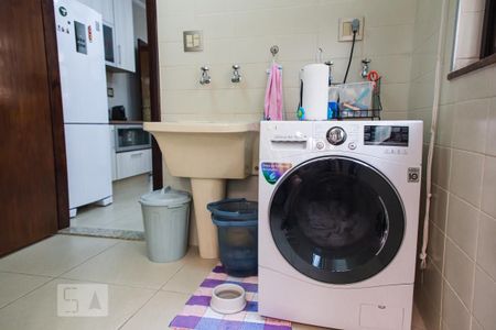 Casa à venda com 315m², 3 quartos e 5 vagas Casa à venda com 315m², 3 quartos e 5 vagasÁrea de Serviço