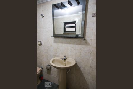 Casa à venda com 315m², 3 quartos e 5 vagas Casa à venda com 315m², 3 quartos e 5 vagasBanheiro da garagem