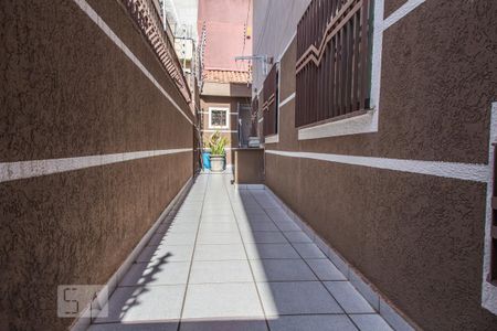 Casa à venda com 315m², 3 quartos e 5 vagas Casa à venda com 315m², 3 quartos e 5 vagasCorredor lateral