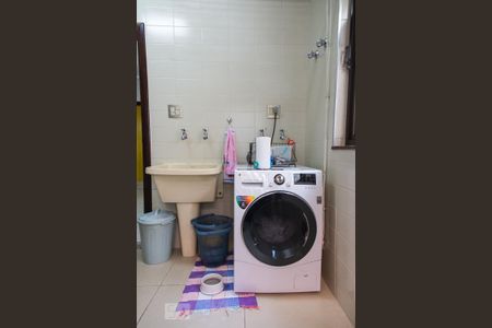 Casa à venda com 315m², 3 quartos e 5 vagas Casa à venda com 315m², 3 quartos e 5 vagasÁrea de Serviço