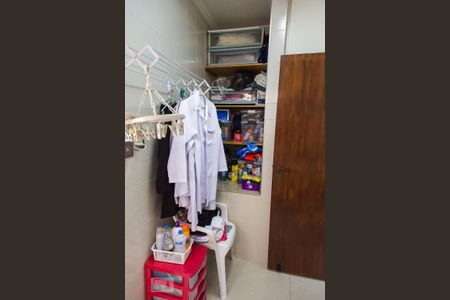 Casa à venda com 315m², 3 quartos e 5 vagas Casa à venda com 315m², 3 quartos e 5 vagasÁrea de Serviço