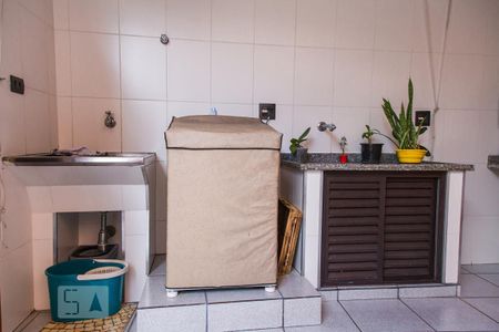 Casa à venda com 315m², 3 quartos e 5 vagas Casa à venda com 315m², 3 quartos e 5 vagasQuintal dos fundos