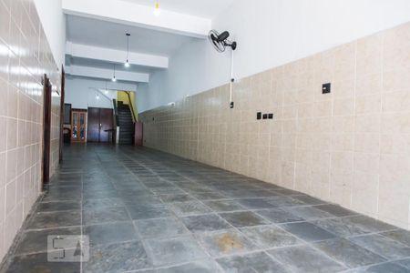 Casa à venda com 315m², 3 quartos e 5 vagas Casa à venda com 315m², 3 quartos e 5 vagasGaragem