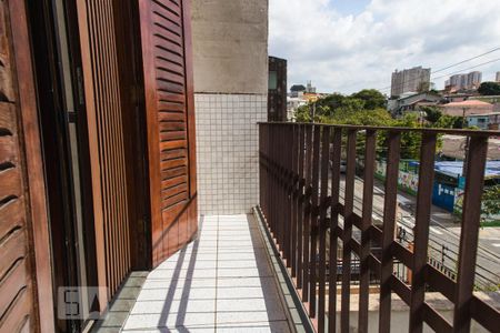 Casa à venda com 315m², 3 quartos e 5 vagas Casa à venda com 315m², 3 quartos e 5 vagasVaranda da Suíte