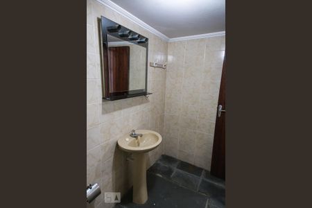 Casa à venda com 315m², 3 quartos e 5 vagas Casa à venda com 315m², 3 quartos e 5 vagasBanheiro da garagem