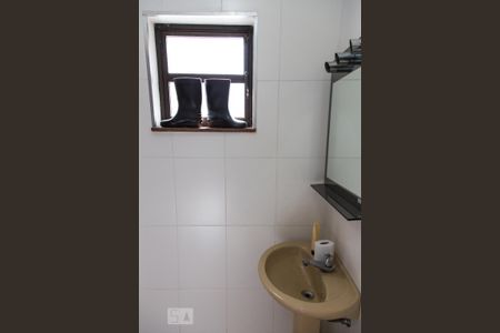 Casa à venda com 315m², 3 quartos e 5 vagas Casa à venda com 315m², 3 quartos e 5 vagasBanheiro 2