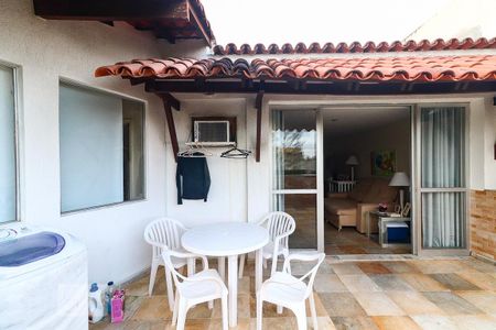 Apartamento à venda com 300m², 4 quartos e 2 vagas Apartamento à venda com 300m², 4 quartos e 2 vagasVaranda
