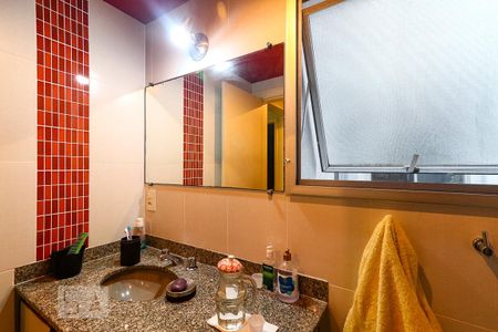 Apartamento à venda com 300m², 4 quartos e 2 vagas Apartamento à venda com 300m², 4 quartos e 2 vagasBanheiro Quartos