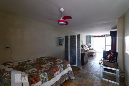 Apartamento à venda com 300m², 4 quartos e 2 vagas Apartamento à venda com 300m², 4 quartos e 2 vagasCobertura - Sala