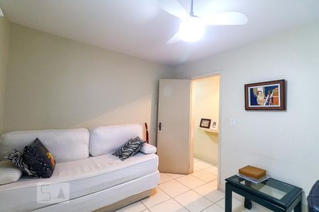 Apartamento à venda com 300m², 4 quartos e 2 vagas Apartamento à venda com 300m², 4 quartos e 2 vagasQuarto 1