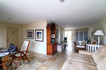Apartamento à venda com 300m², 4 quartos e 2 vagas Apartamento à venda com 300m², 4 quartos e 2 vagasCobertura - Sala