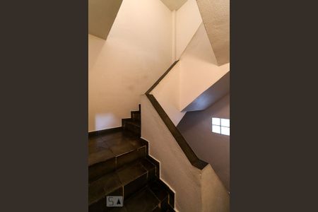 Apartamento à venda com 300m², 4 quartos e 2 vagas Apartamento à venda com 300m², 4 quartos e 2 vagasEscada