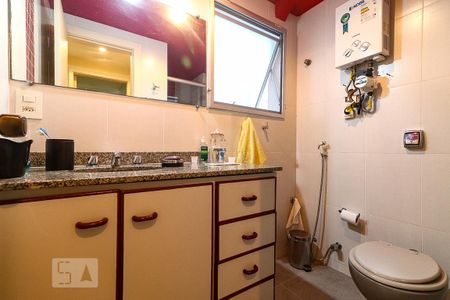 Apartamento à venda com 300m², 4 quartos e 2 vagas Apartamento à venda com 300m², 4 quartos e 2 vagasBanheiro Quartos