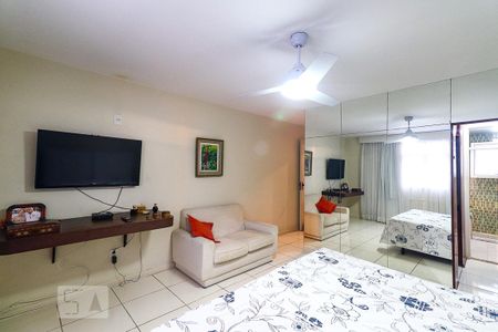 Apartamento à venda com 300m², 4 quartos e 2 vagas Apartamento à venda com 300m², 4 quartos e 2 vagasSuíte