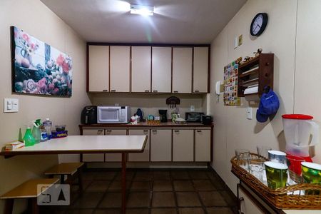 Apartamento à venda com 300m², 4 quartos e 2 vagas Apartamento à venda com 300m², 4 quartos e 2 vagasCozinha