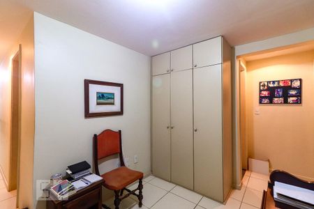 Apartamento à venda com 300m², 4 quartos e 2 vagas Apartamento à venda com 300m², 4 quartos e 2 vagasHall