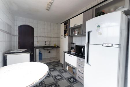 Casa à venda com 598m², 4 quartos e 6 vagasCozinha 2