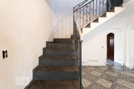 Escada de casa para alugar com 4 quartos, 598m² em Vila Formosa, São Paulo