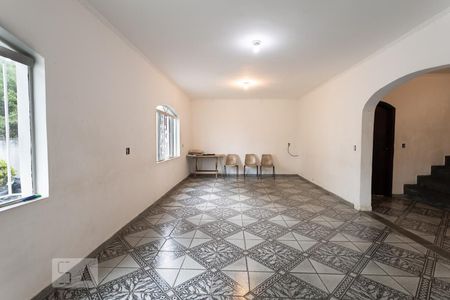 Casa à venda com 598m², 4 quartos e 6 vagasSalão