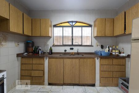 Casa à venda com 598m², 4 quartos e 6 vagasCozinha