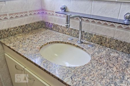 Apartamento à venda com 75m², 2 quartos e 1 vaga Apartamento à venda com 75m², 2 quartos e 1 vagaBanheiro