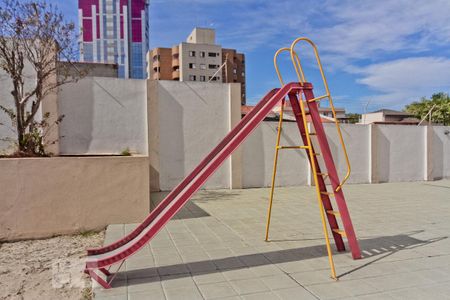Apartamento à venda com 75m², 2 quartos e 1 vaga Apartamento à venda com 75m², 2 quartos e 1 vagaÁrea Comum - Playground