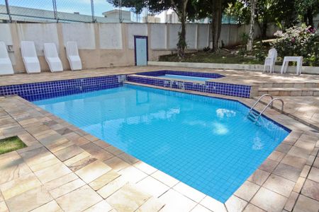 Apartamento à venda com 75m², 2 quartos e 1 vaga Apartamento à venda com 75m², 2 quartos e 1 vagaÁrea comum - Piscina