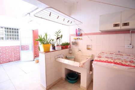 Casa à venda com 164m², 3 quartos e 5 vagasLavanderia