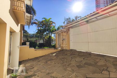 Casa à venda com 380m², 4 quartos e 3 vagasFachada